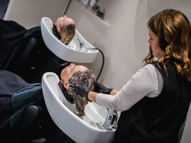Populær frisørsalon med stort kundekartotek på Frederiksbjerg, Aarhus.