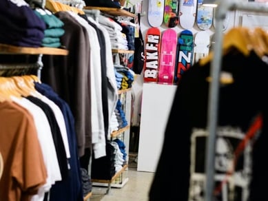 Tøjbutik med Streetwear og skate - Stort potentiale - Bruttofortjeneste: 453.886 DKK