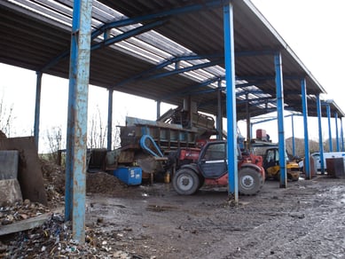 Etableret Skrothandler med metpro hammermill shredder - Skrot fra både virksomheder, kommuner, affaldsselskaber og private. 