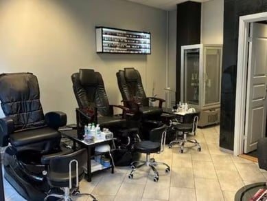 Klinik/neglesalon (Drop In Nails)  til afståelse ved Tivoli 