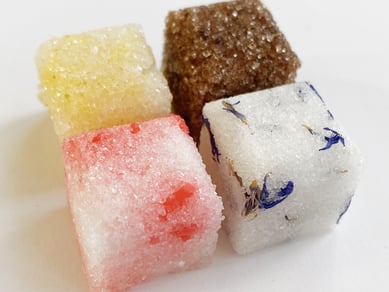 INSTANT COCKTAIL MAGIC - med sugar cubes fyldt med smag og pynt til dine cocktails