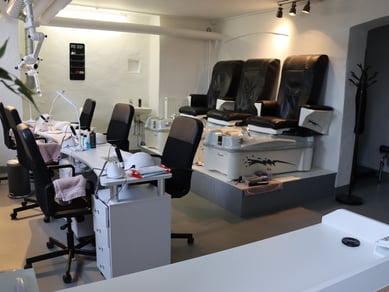 Negle salon med fantastisk placering i København