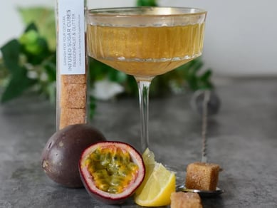 INSTANT COCKTAIL MAGIC - med sugar cubes fyldt med smag og pynt til dine cocktails