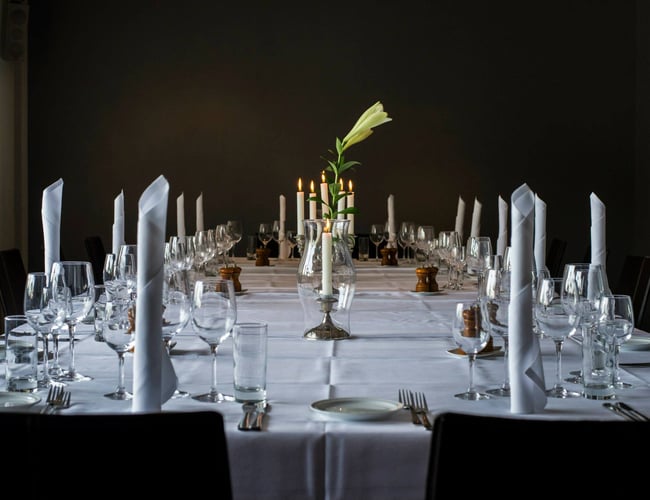 Restaurant Artikok - Eksklusiv flot restaurant med selskabslokale til salg- Med god løn til ejer