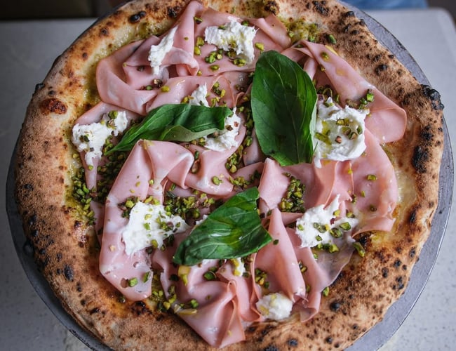 🍕 Top-anmeldt Pizza Food Truck med +385.000 kr i overskud – Kør-selv-koncept klar til dig