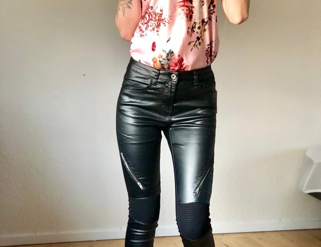 Salg af tøj lager 