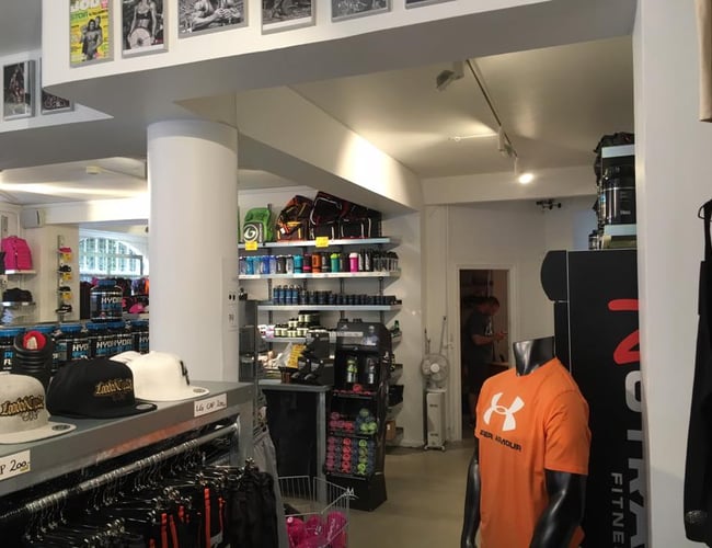 Butik med kosttilskud og fitnessudstyr