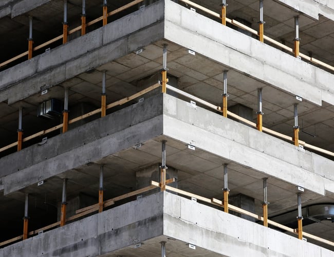 Murer- og entreprenørforretning - Omsætning 18 mio. DKK - Brutto: 7.9 mio DKK	