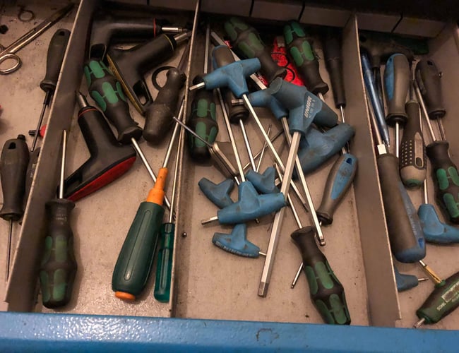 Cykelbutik med værksted til afståelse med en stigende omsætning - Der kommer i gennemsnit 8-10.000 cykler forbi om dagen.