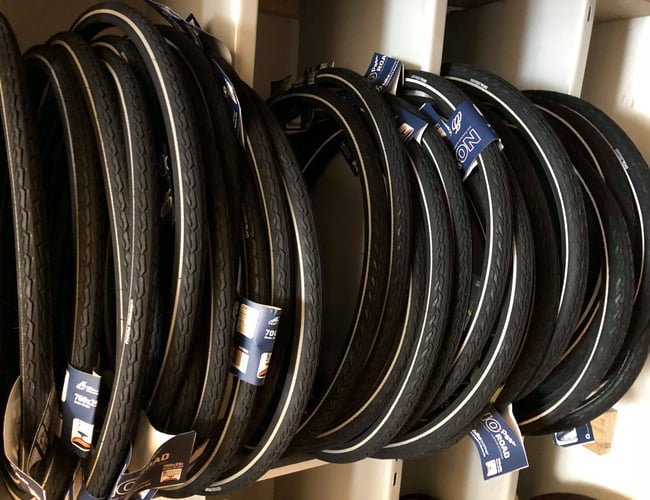 Cykelbutik med værksted til afståelse med en stigende omsætning - Der kommer i gennemsnit 8-10.000 cykler forbi om dagen.