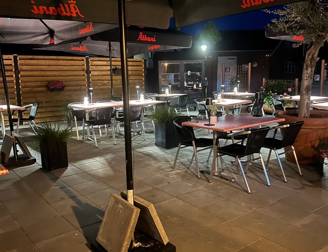 Succesfuld restaurant til salg centralt på torvet i Otterup på Nordfyn ( nedsat med 1 million kr fra 1.895.000,- til 895.000,- )