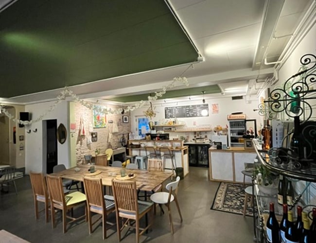 Café i Kolind med fuldt inventar, varelager og klar drift fra dag ét