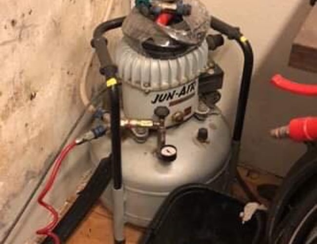 Cykelbutik med værksted til afståelse med en stigende omsætning - Der kommer i gennemsnit 8-10.000 cykler forbi om dagen.