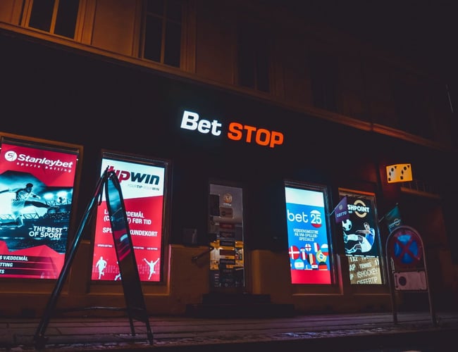 [AKUT SALG) Byens bedste Sportsbar med spillehal midt i Horsens 