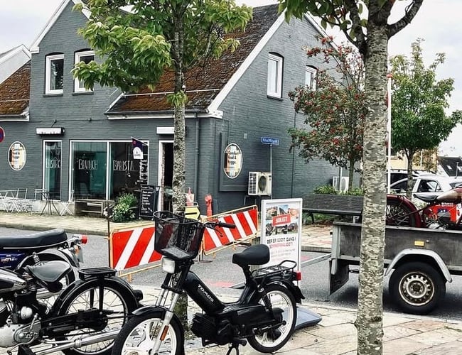 Café i Kolind med fuldt inventar, varelager og klar drift fra dag ét