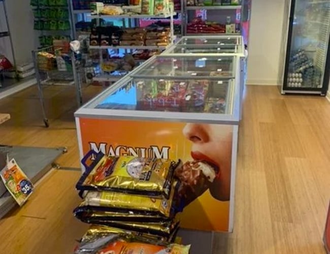 Asia supermarked/kiosk med 130 kvm og spillehal - Daglig omsætning på 5-6000 kr. & løn til 2