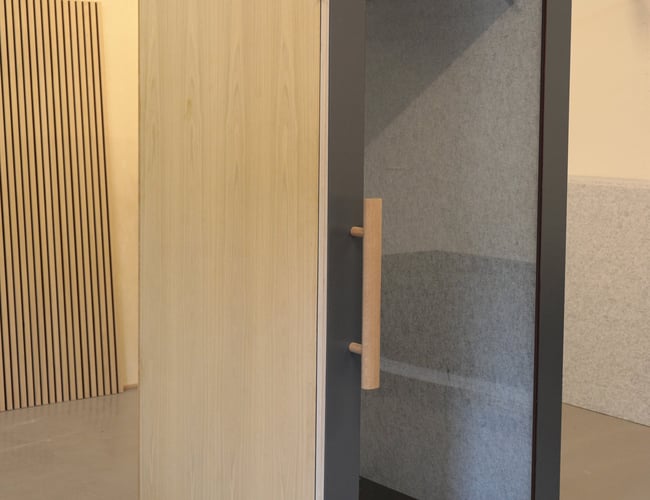 Dansk færdigudviklet koncept med designet telefonboks til kontoret