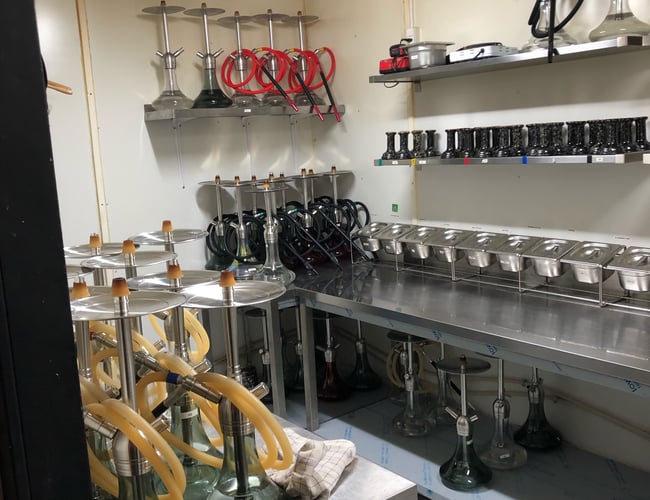 Vandpibe café på gågaden til Køge torv - Vestergade 32a. 4600 Køge