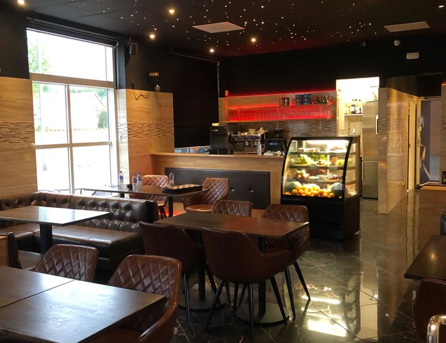 Vandpibe café på gågaden til Køge torv - Vestergade 32a. 4600 Køge