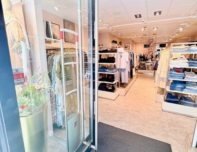 Velkørende tøjbutik med webshop og kendte brands