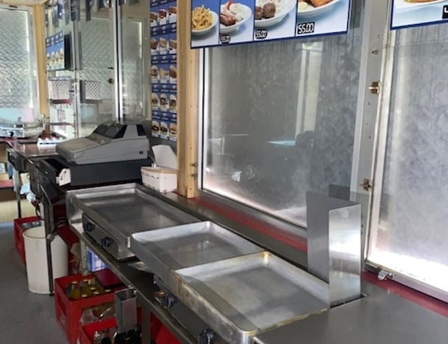 Unik og charmerende grillkiosk sælges til højestbydende