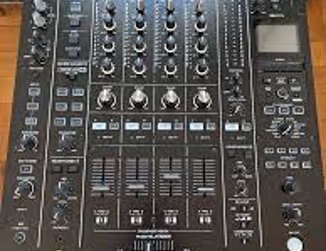 Pioneer DJ XDJ-RX3, Pioneer XDJ-XZ , Pioneer DJ OPUS-QUAD, Pioneer DJ DDJ-FLX10, Pioneer CDJ-3000, Pioneer DJ DJM-A9 , Pioneer CDJ-2000NXS2, Pioneer DJM-900NXS2, Pioneer DJ DJM-V10-LF , Pioneer DJ DJM-S11