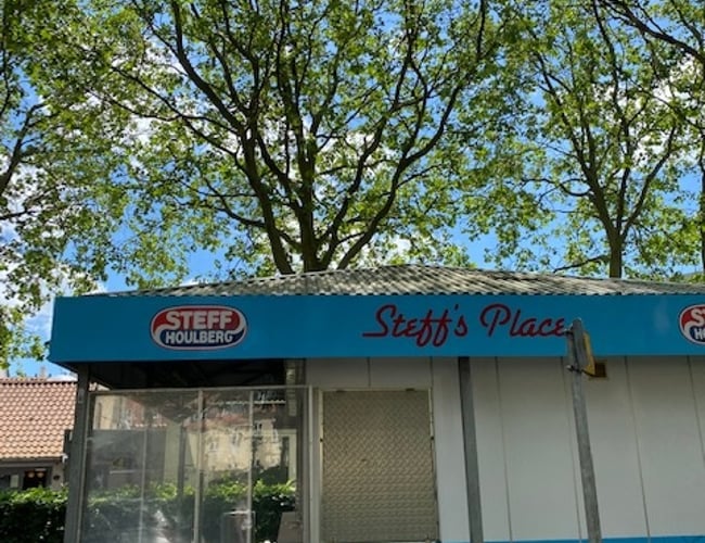 Unik og charmerende grillkiosk sælges til højestbydende