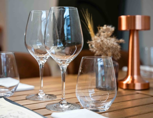 CENTRAL VINBAR I HJERTET AF ODENSE - KAN OGSÅ BRUGES TIL KAFFEBAR, CAFE MV.