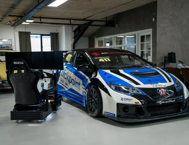 Webshop med simracing-cockpits, sæder og skærmstativer sælges