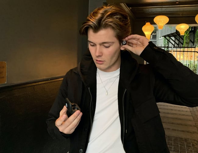 *EGET BRAND* Køreklar dansk webshop med salg af trådløse høretelefoner 