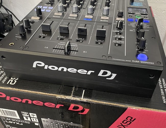 Pioneer DJ XDJ-RX3, Pioneer XDJ-XZ , Pioneer DJ OPUS-QUAD, Pioneer DJ DDJ-FLX10, Pioneer CDJ-3000, Pioneer DJ DJM-A9 , Pioneer CDJ-2000NXS2, Pioneer DJM-900NXS2, Pioneer DJ DJM-V10-LF , Pioneer DJ DJM-S11