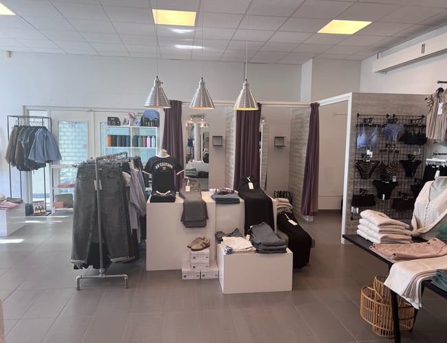 Facebook + IG kanal fra Modetøjsbutik til kvinder med 16000 følgere