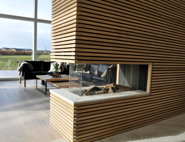 Woodstyle.dk specialforretning med håndlavede møbler i egetræ. - Overskud på 550.000kr. om året.