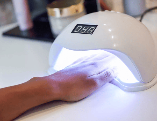 Klinik (neglesalon) sælges til afståelse ved Tivoli   (Vester Farimagsgade 1,1606) 