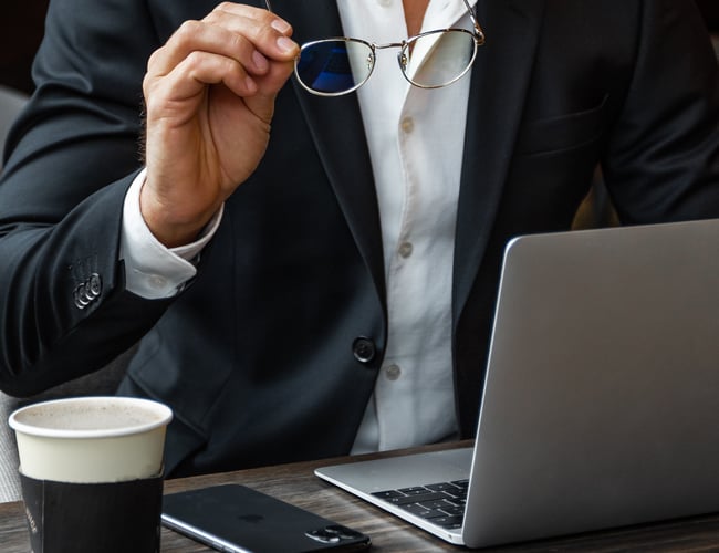 Bluxglasses.dk (Blux) / Køreklar webshop med millionomsætning inkl. stort varelager