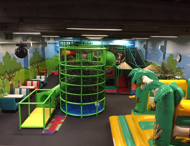 Spændende center med Legeland, Minigolf, Arkadehal og køkken sælges