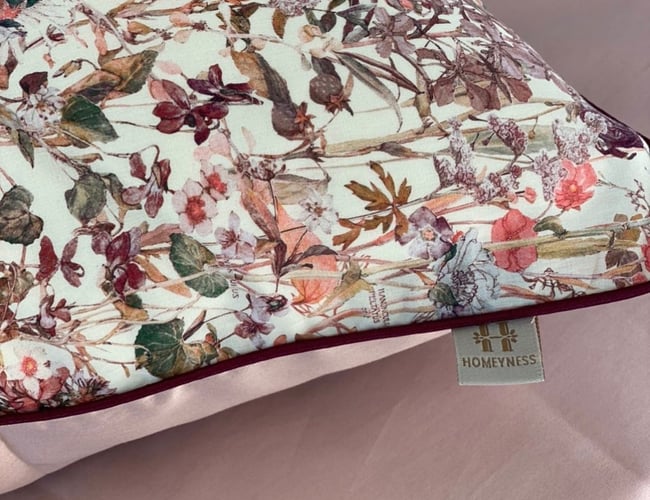 HOMEYNESS (produktion, forhandlere, webshop, varelager, instagramkonto 10.000 følgere)