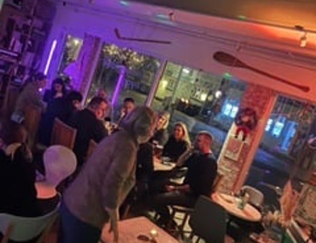 Café i Kolind med fuldt inventar, varelager og klar drift fra dag ét