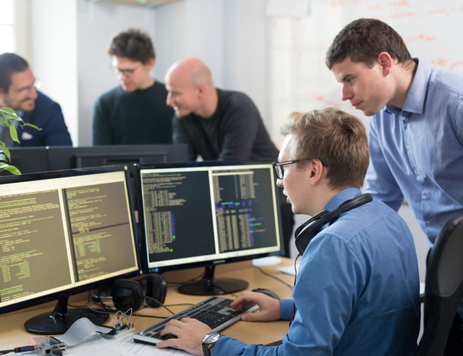 Mindre webbureau med kontrakter for over 150.000 kr. og årlig aftale på ca. 21.000 kr. til salg