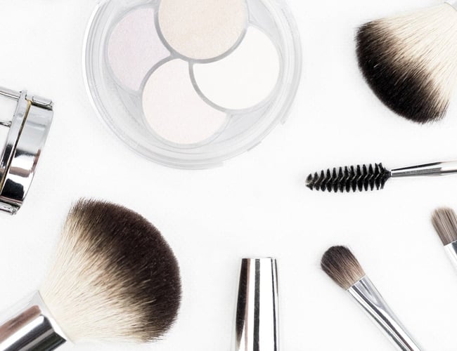 Makeup og smykke webshop - omsætning over 600.000 kr.