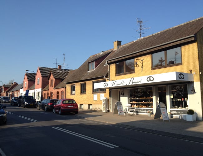 Bageri med 2 butikker samt bolig  sælges - bruttoresultat i 2016/17: 2.000.000 DKK. - Overskud 250.000 DKK 