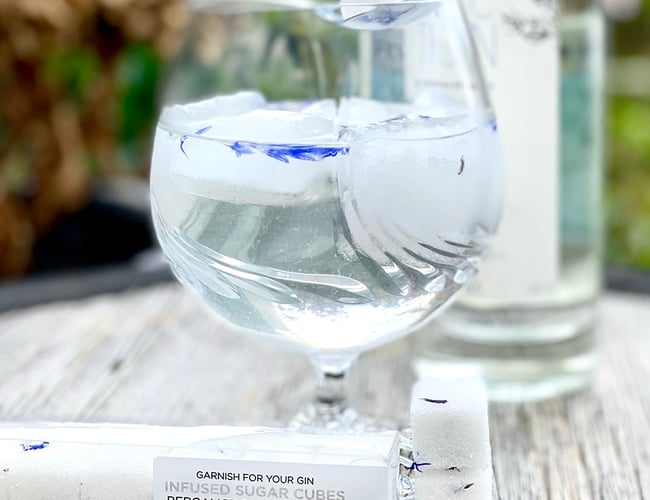 INSTANT COCKTAIL MAGIC - med sugar cubes fyldt med smag og pynt til dine cocktails