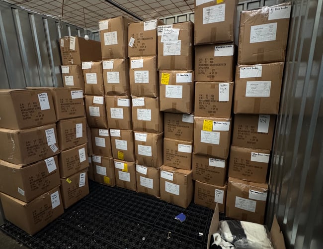 Salg af (di)vision varelager (jakker, trøjer, kasketter, lidt blandet) 