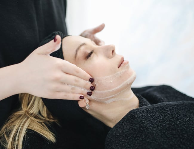 Kendt skønhedssalon med kæmpe kundekreds 