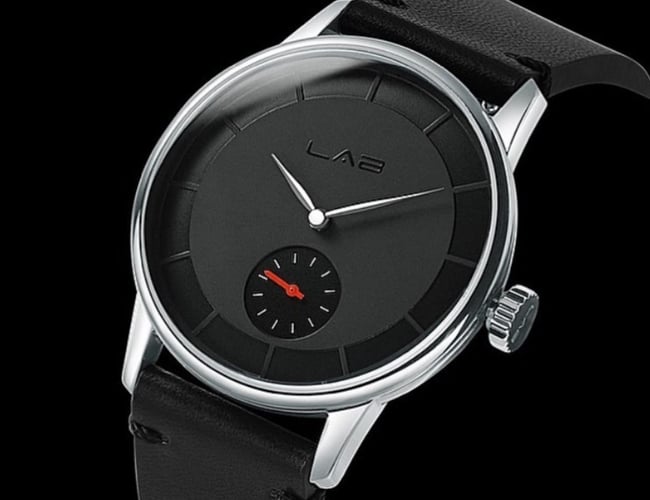 Innovativt websalg af URE - skab dit eget design med få klik med musen.