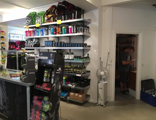 Butik med kosttilskud og fitnessudstyr