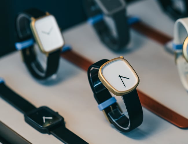 Dansk designet urmærke - Private Label - Årlig omsætning 2.7 mio DKK - Bruttoresultat: 1 mio DKK