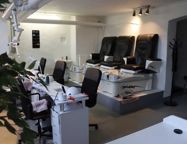 Negle salon med fantastisk placering i København