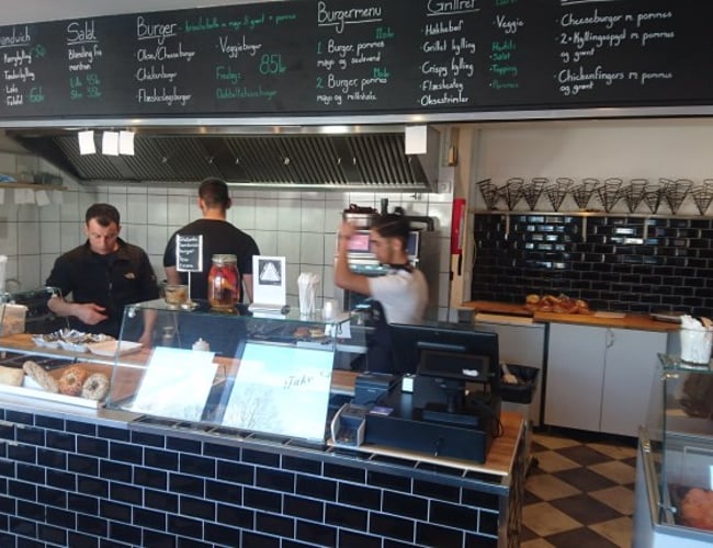 Sandwich, bagel, burger & Salater Takeaway, Farum - oms. over 2 mio.pr. år - god beliggenhed