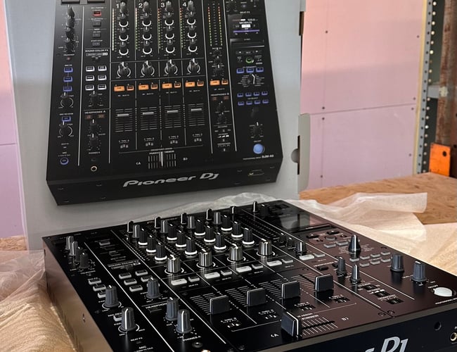 Pioneer DJ XDJ-RX3, Pioneer XDJ-XZ , Pioneer DJ OPUS-QUAD, Pioneer DJ DDJ-FLX10, Pioneer CDJ-3000, Pioneer DJ DJM-A9 , Pioneer CDJ-2000NXS2, Pioneer DJM-900NXS2, Pioneer DJ DJM-V10-LF , Pioneer DJ DJM-S11